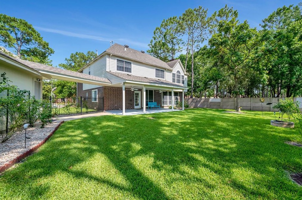 16903 Walnut Pond Ct, Houston, TX 77059