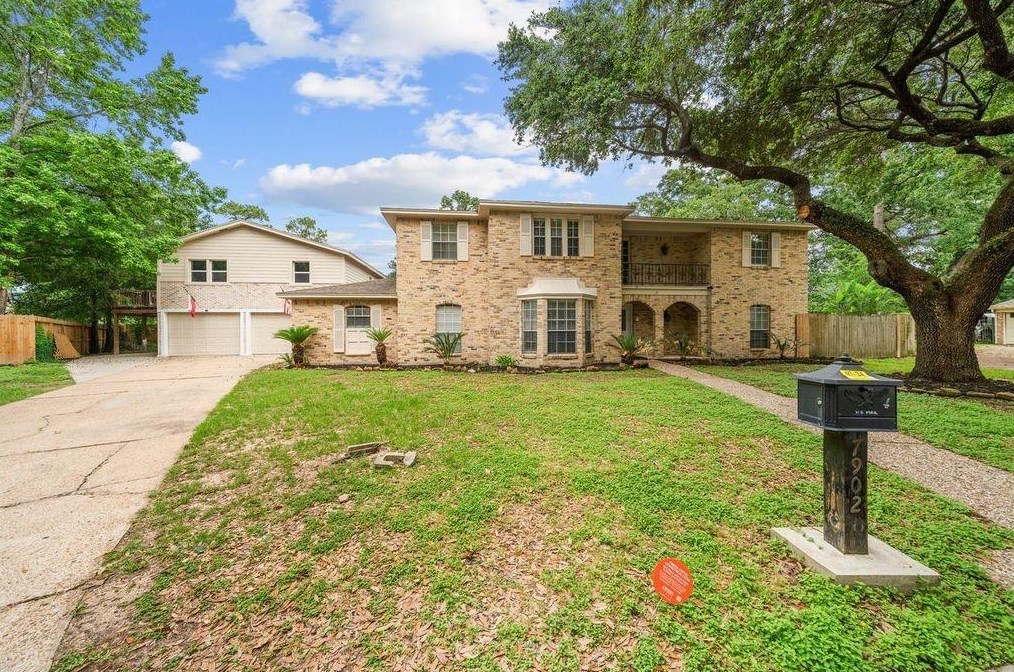 7902 Twining Oaks Ln, Spring, TX 77379