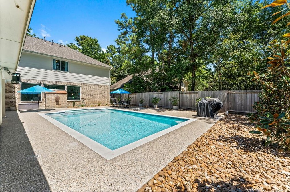 7 Broadweather Pl, Spring TX 77382-5004 exterior