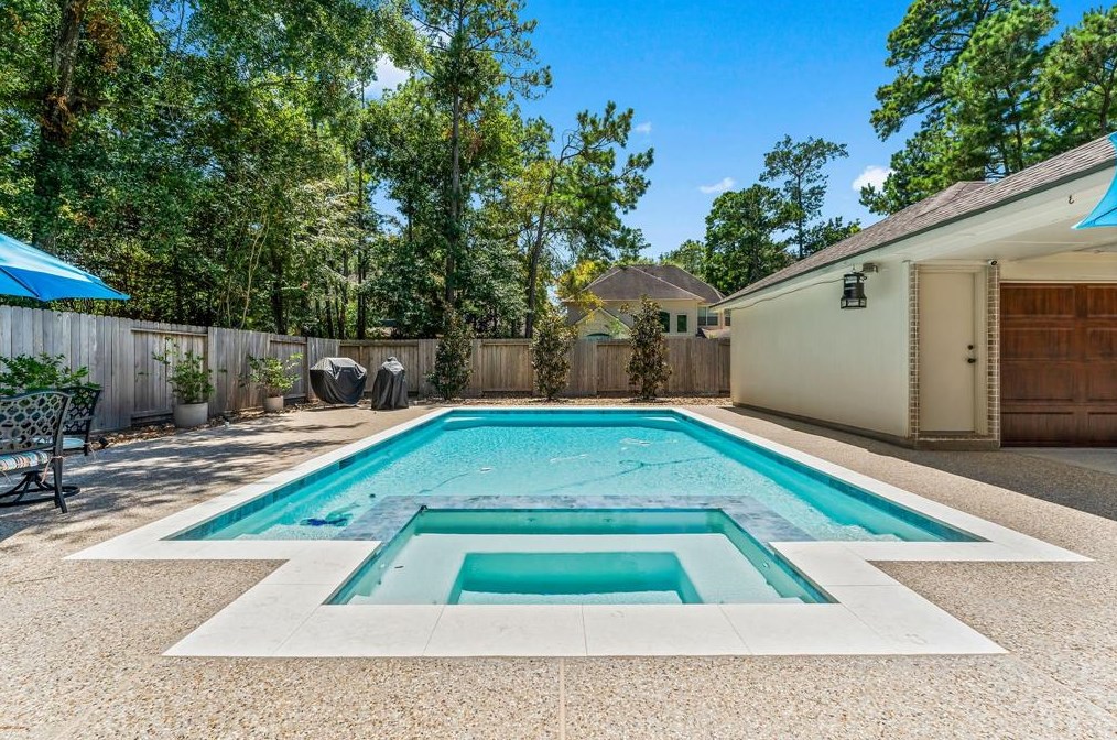 7 Broadweather Pl, Spring TX 77382-5004 exterior