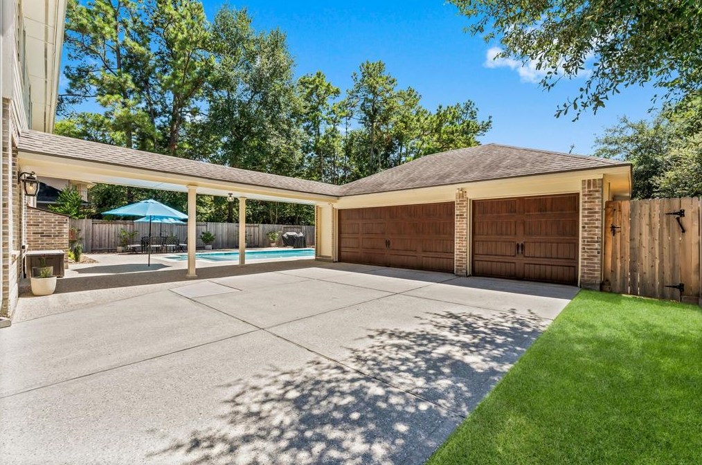 7 Broadweather Pl, Spring TX 77382-5004 exterior