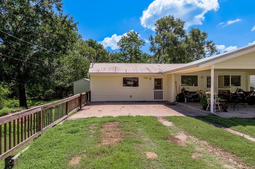 4 Rainbow Dr #a, Huntsville, TX 77320