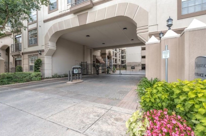 5773 Woodway Dr #309, Houston, TX 77057