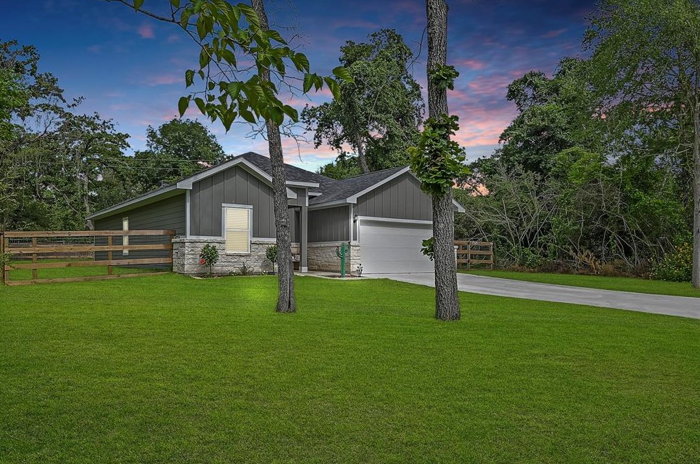 26507 Armadillo Dr, Hempstead, TX 77445