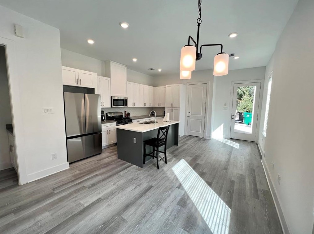 221 Oriole St #a, Houston, TX 77018
