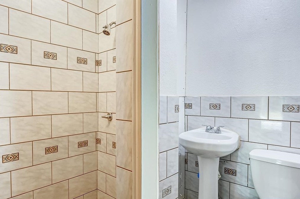 10537 Hinds St, Houston TX  77034-2926 exterior