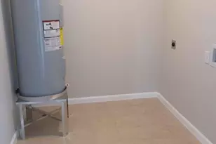 609 W 6th St, Sweeny, TX 77480 - Photo 10