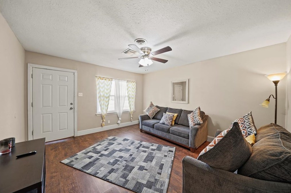 5631 Groveton St, Houston, TX 77033