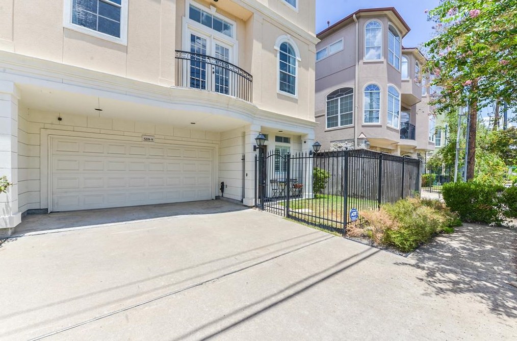 5208 Blossom St Unit 9, Houston, TX 77007