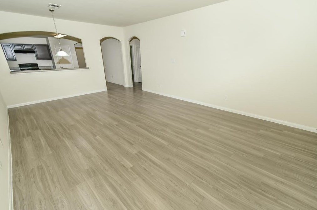 5462 Plantation Forest Dr, Katy TX  77449 exterior