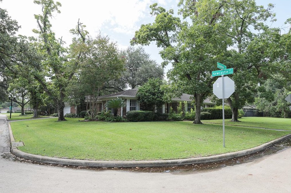 4601 Staunton St, Houston, TX 77027-6211