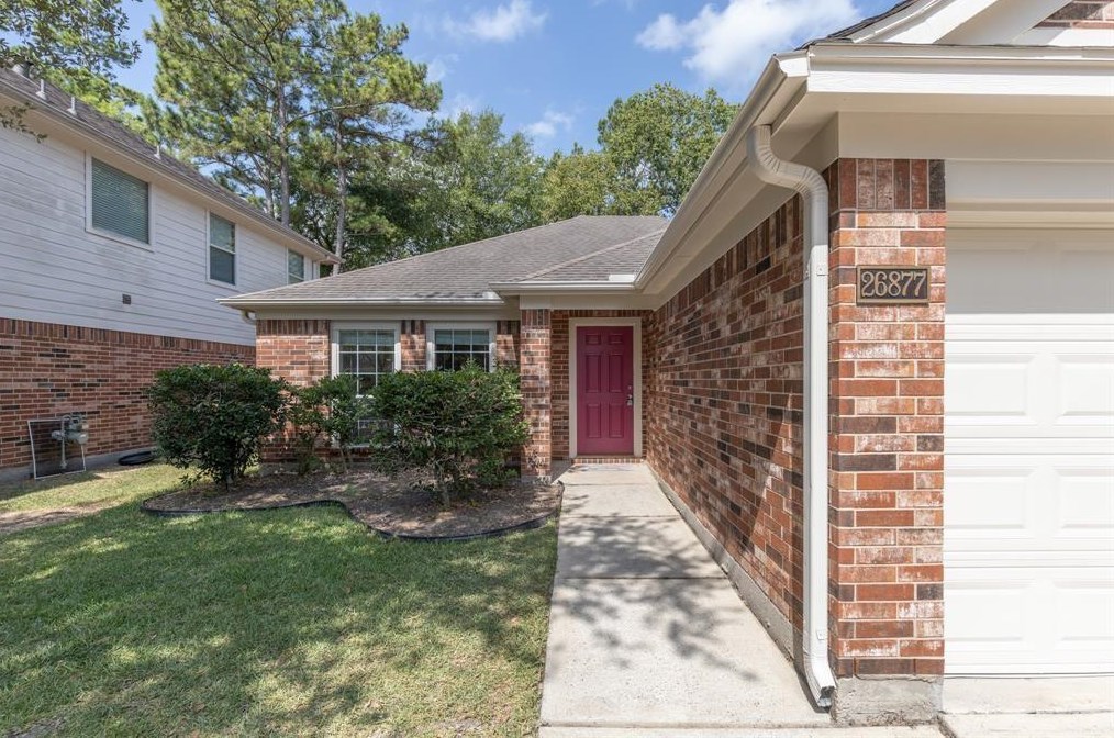 26877 Manor Falls Dr, Humble, TX 77339