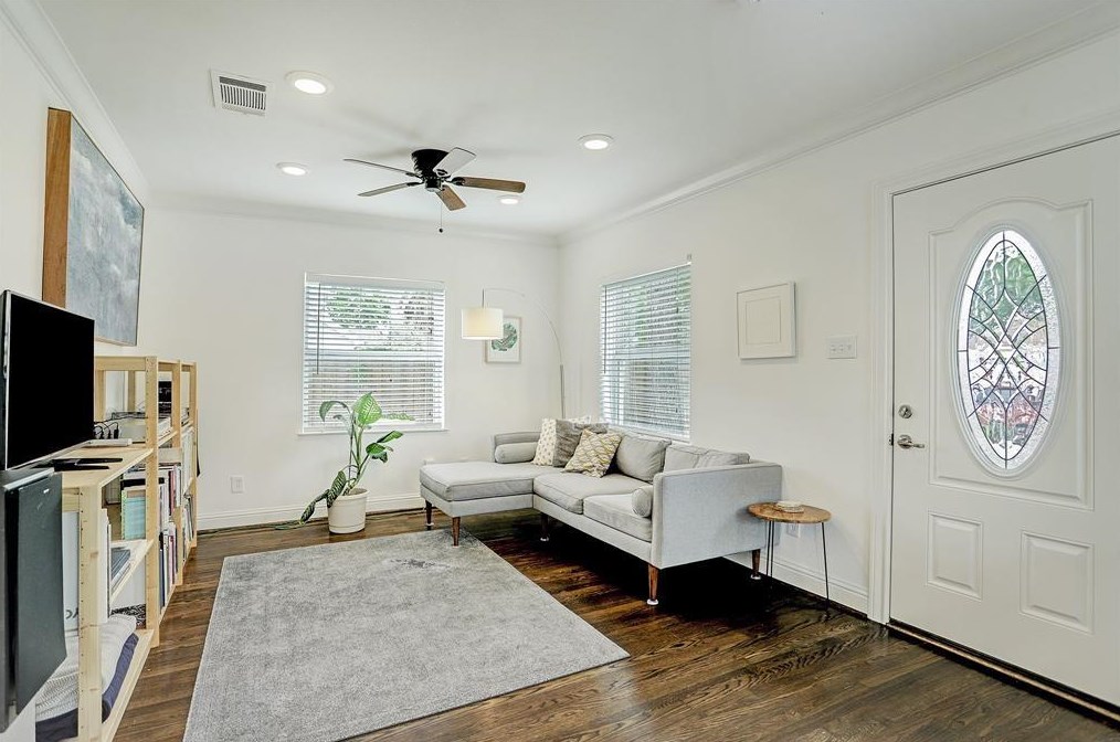 5250 Pease St, Houston, TX 77023