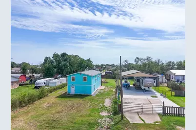 381 Center Street, Matagorda, TX 77457 - Photo 4