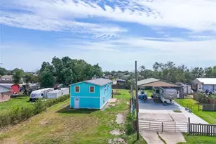 381 Center St, Matagorda, TX 77457 - Photo 4