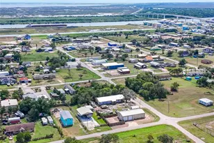 381 Center St, Matagorda, TX 77457 - Photo 18