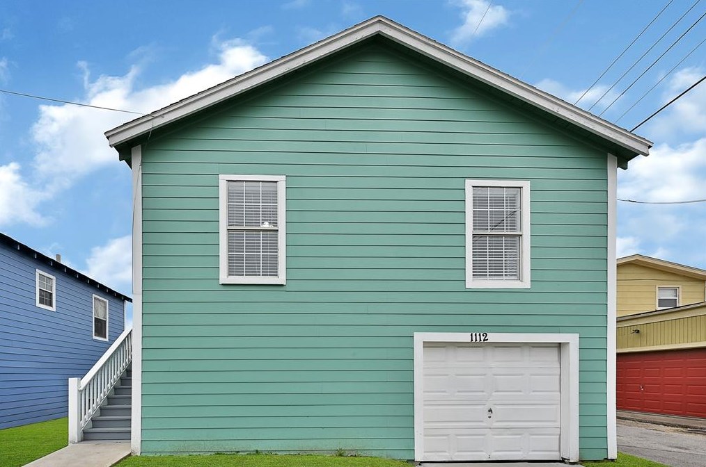 1112 45th St, Galveston, TX 77550