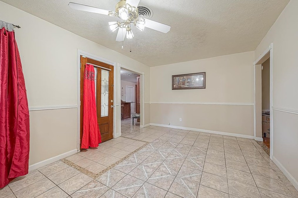 1219 Castledale Dr, Houston TX  77037-2610 exterior