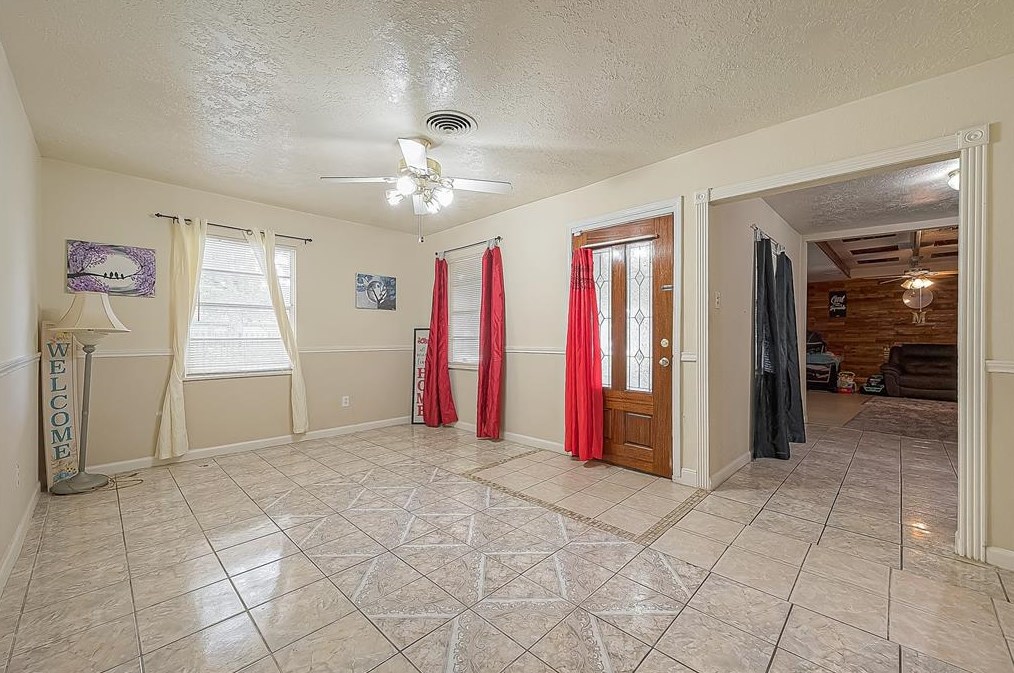 1219 Castledale Dr, Houston TX  77037-2610 exterior