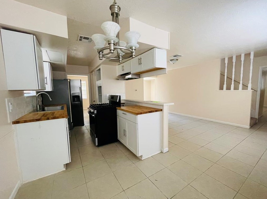 11614 Carvel Ln, Houston, TX 77072-2817