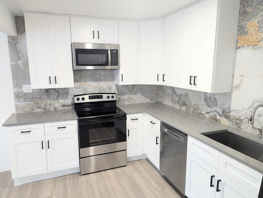 2911 Huckleberry Ln #b, Pasadena, TX 77502