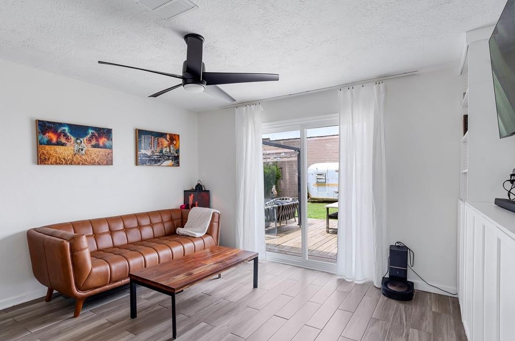 323 Everton St, Houston TX  77003-1808 exterior