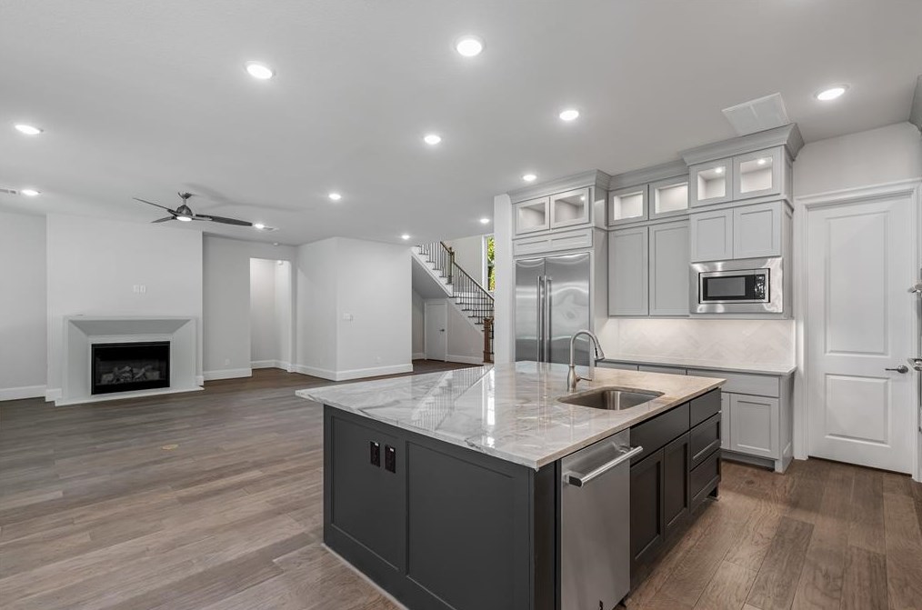 12503 Vindon Dr, Houston TX  77024-4000 exterior