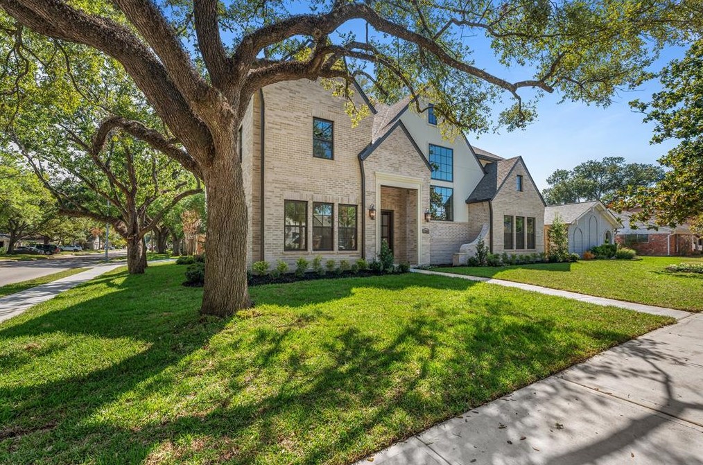 12503 Vindon Dr, Houston TX  77024-4000 exterior