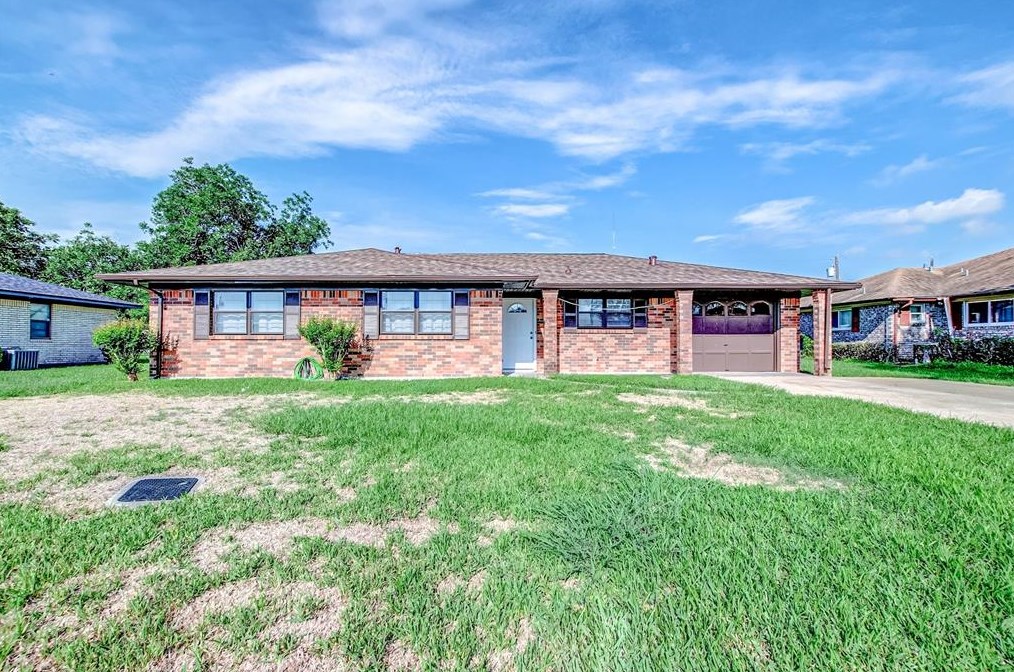 3404 Walnut Dr, Bay City, TX 77414-7007