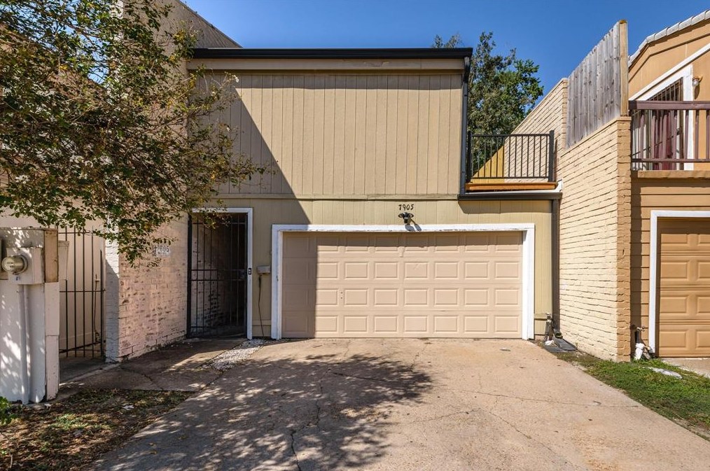 7905 Creekbend Dr, Houston, TX 77071-1641