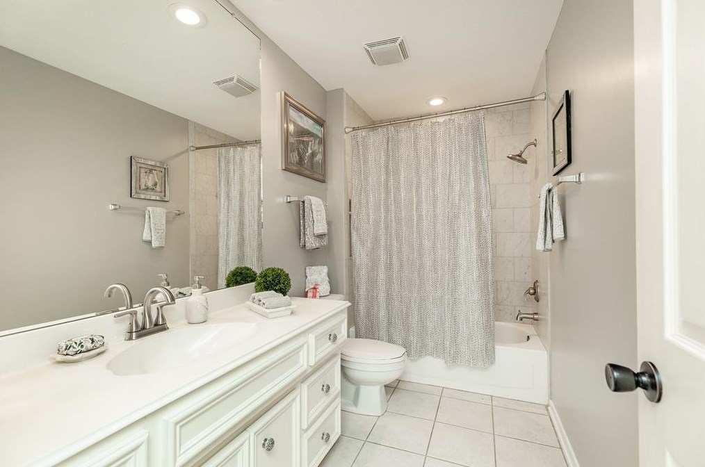 7407 Starbridge Dr, Houston TX  77095-2671 exterior