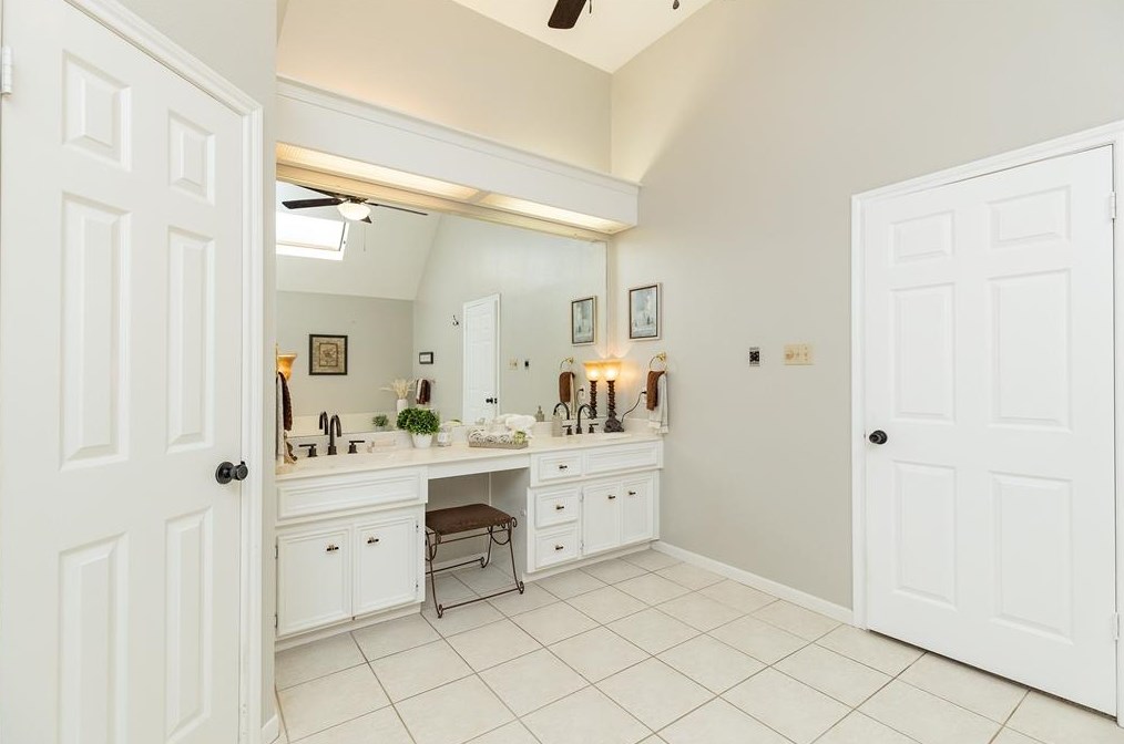 7407 Starbridge Dr, Houston TX  77095-2671 exterior