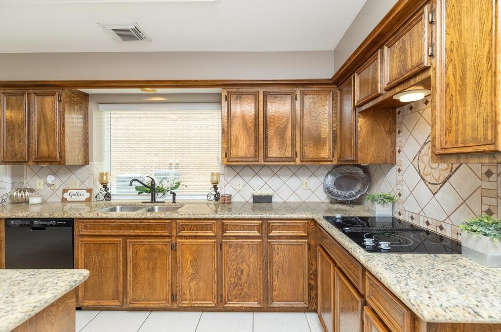 7407 Starbridge Dr, Houston TX  77095-2671 exterior