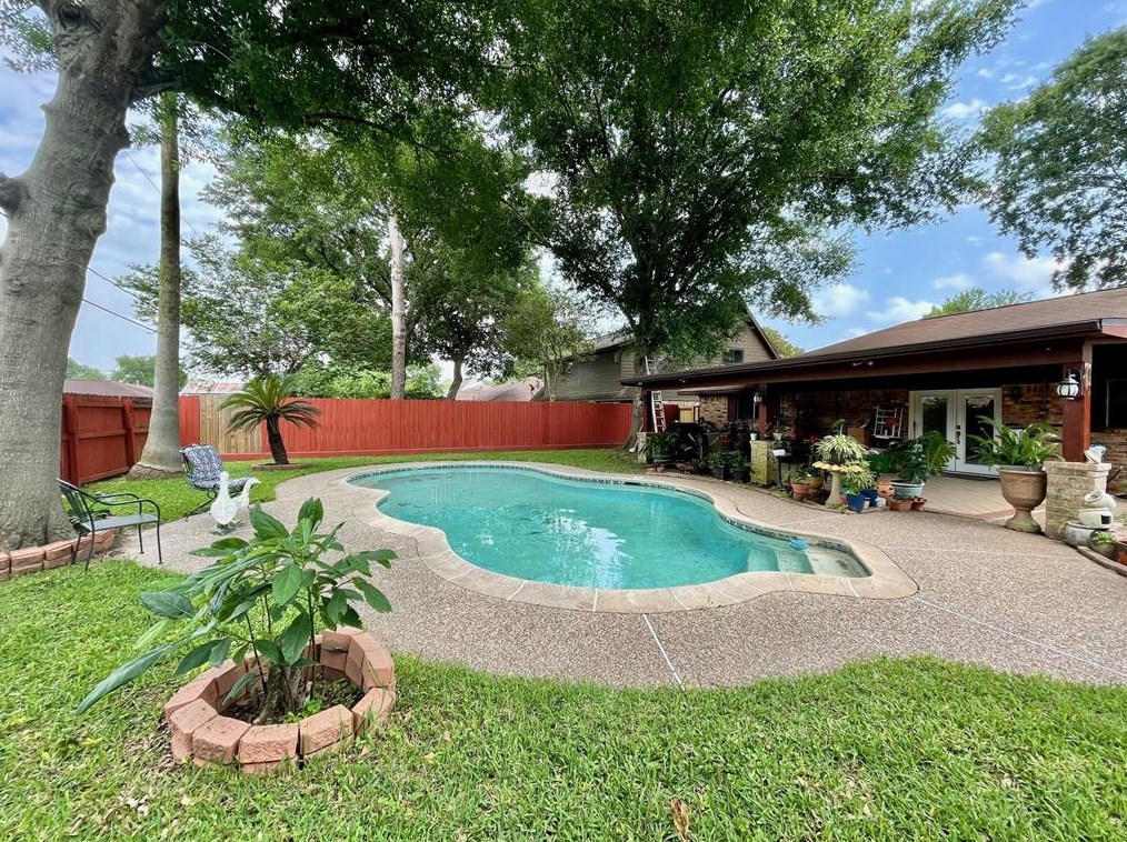 710 Lambuth Ln, Deer Park, TX 77536-6358