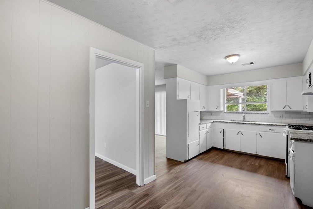 8319 Mattby St, Houston, TX 77061-2431