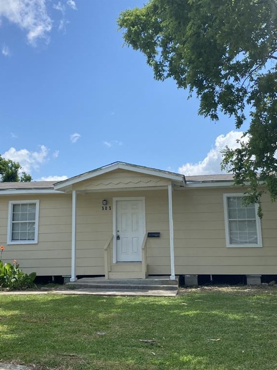 505 Azalea St, Richwood, TX 77566-5805