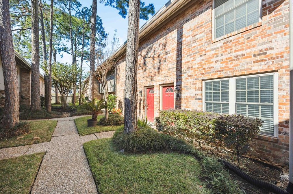 515 Tallowood Rd, Houston, TX 77024-4900