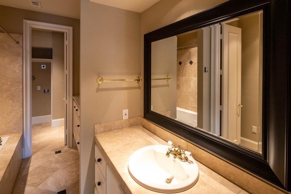 1524 Maryland St, Houston TX  77006-1822 exterior