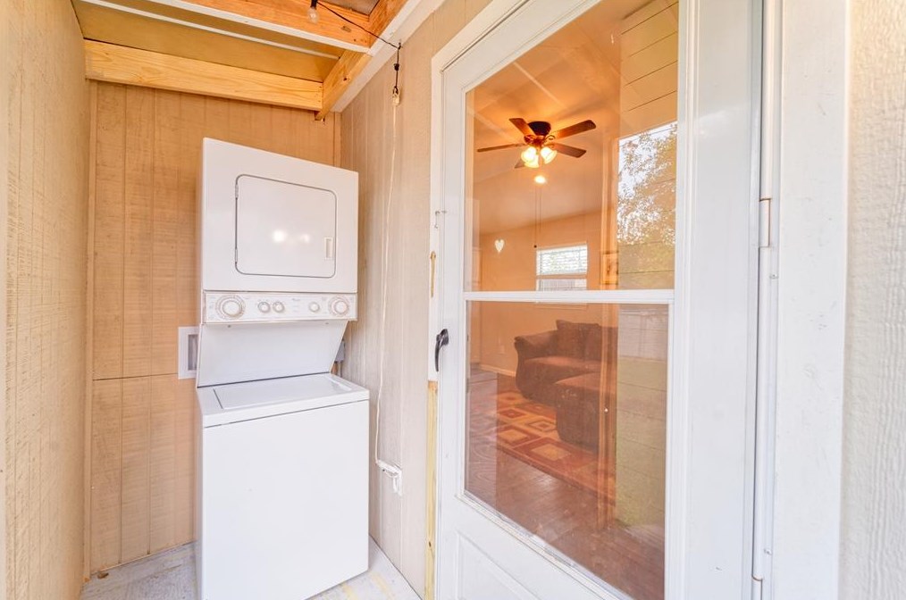 6951 Leandra Dr, Houston TX  77083-1140 exterior