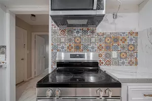 811 Loire Ln, Houston, TX 77090 - Photo 10