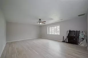 811 Loire Ln, Houston, TX 77090 - Photo 34