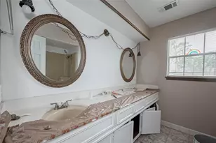 811 Loire Ln, Houston, TX 77090 - Photo 32