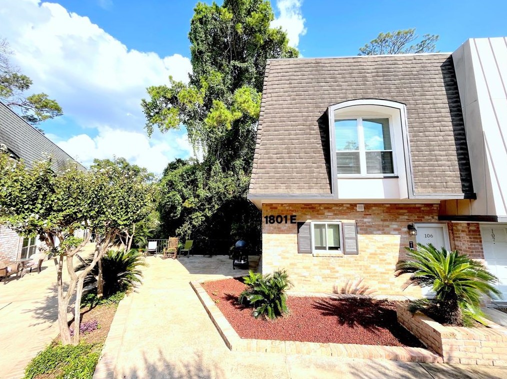 1801 Stoney Brook Dr Apt 106, Houston, TX 77063