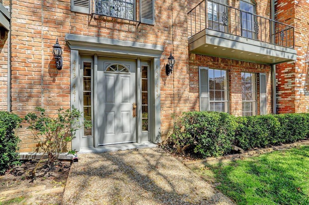 445 N Post Oak Ln, Houston, TX 77056