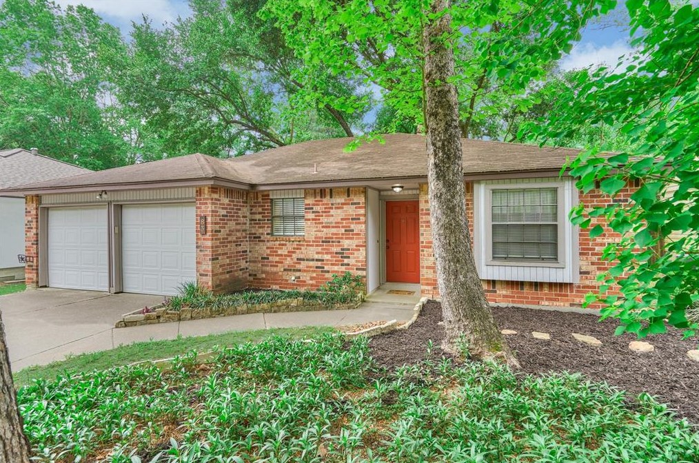 83 Summer Crest Cir, Spring, TX 77381