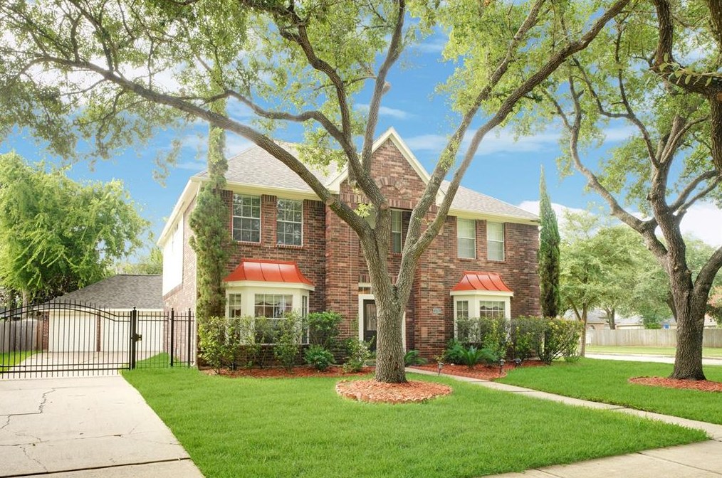 4535 Magnolia Ln, Sugar Land, TX 77478
