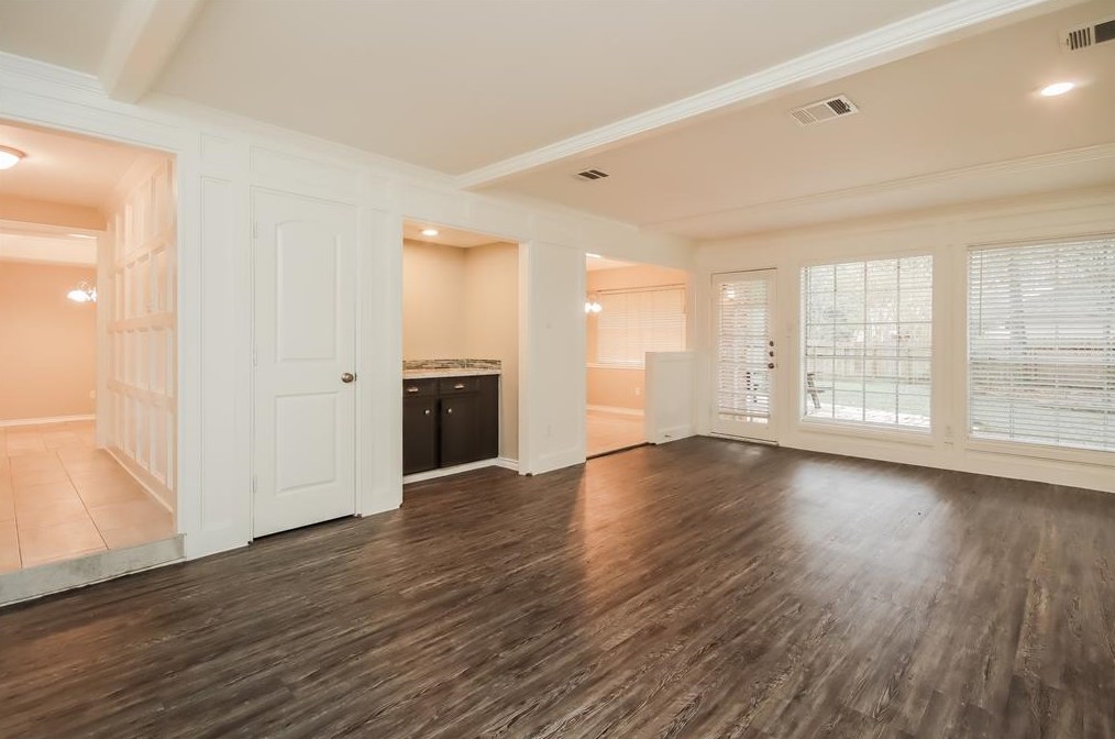 18 Rambling Wood Ct, Spring TX  77380-1537 exterior