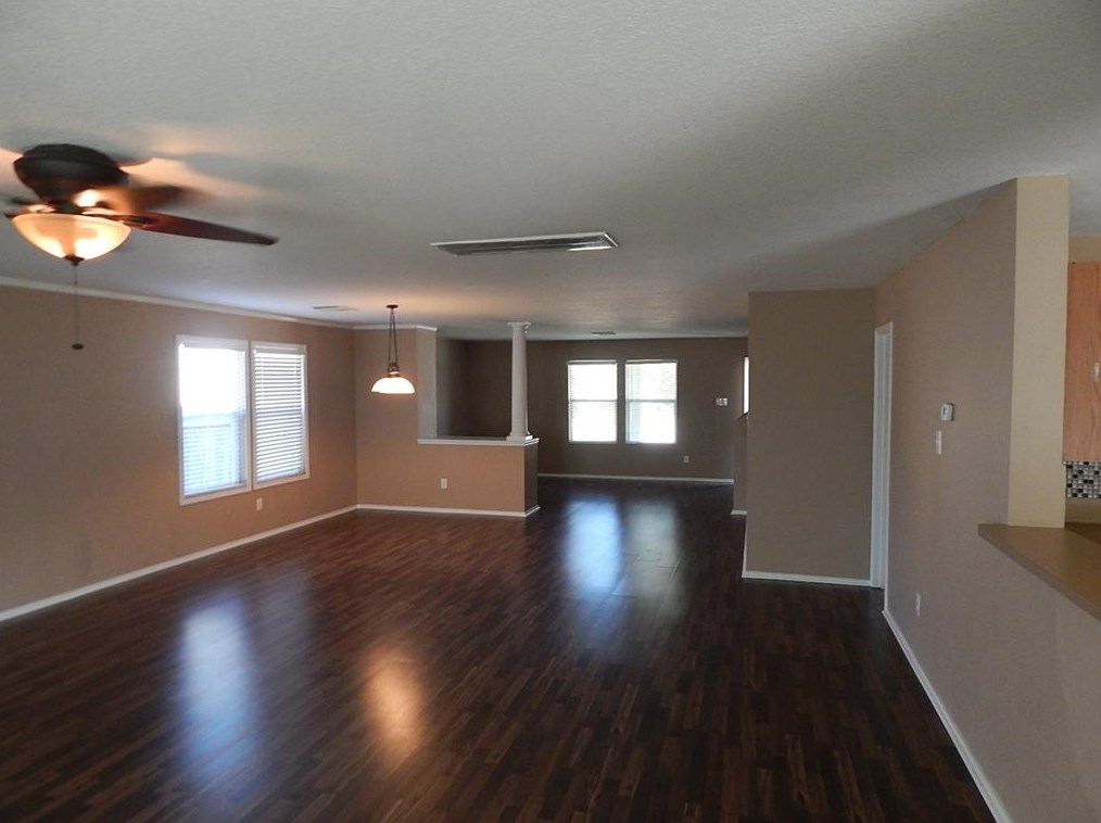 2045 Vanamen Ct, Conroe, TX 77304