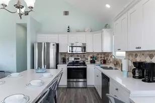 985 Gordon Dr, Gilchrist, TX 77617 - Photo 8