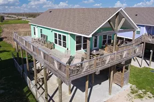 985 Gordon Dr, Gilchrist, TX 77617 - Photo 1